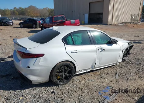 2018 Alfa Romeo Giulia Quadrifoglio Rwd z USA, uszkodzony, nr VIN ZARFAEAV8J7577341